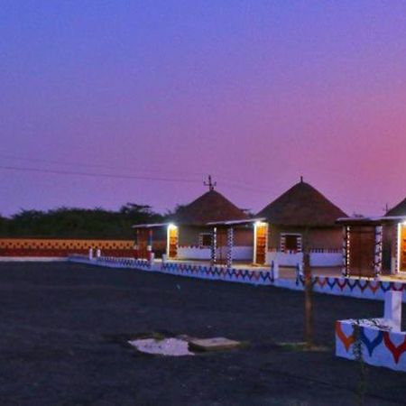 Banni Village Resort - Rann Of Kutch Bherandiala Luaran gambar