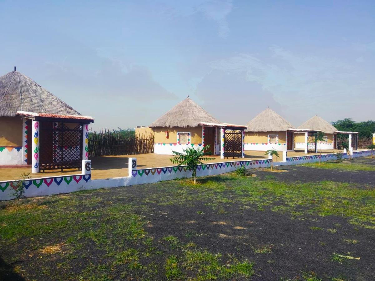 Banni Village Resort - Rann Of Kutch Bherandiala Luaran gambar