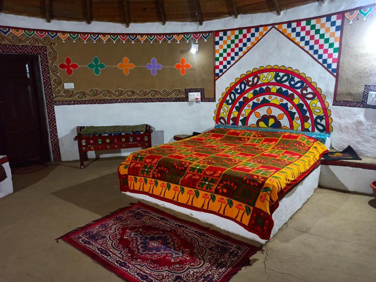 Banni Village Resort - Rann Of Kutch Bherandiala Luaran gambar