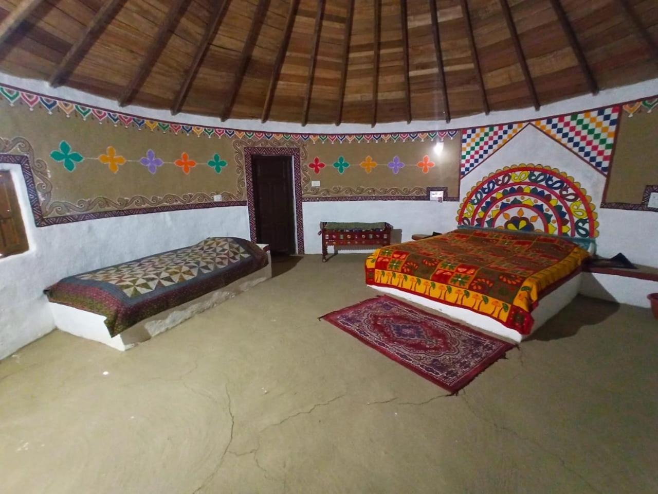Banni Village Resort - Rann Of Kutch Bherandiala Luaran gambar