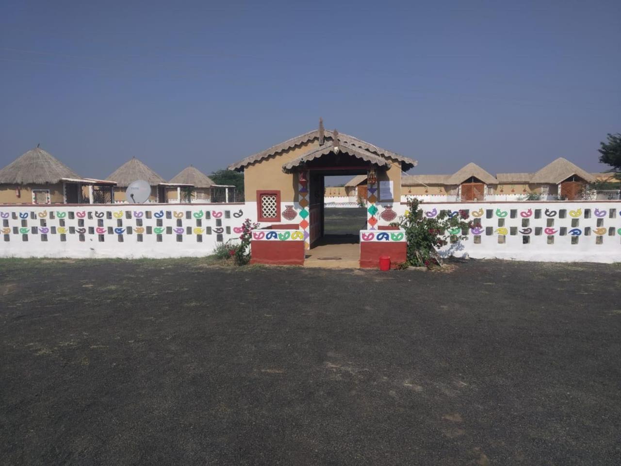 Banni Village Resort - Rann Of Kutch Bherandiala Luaran gambar