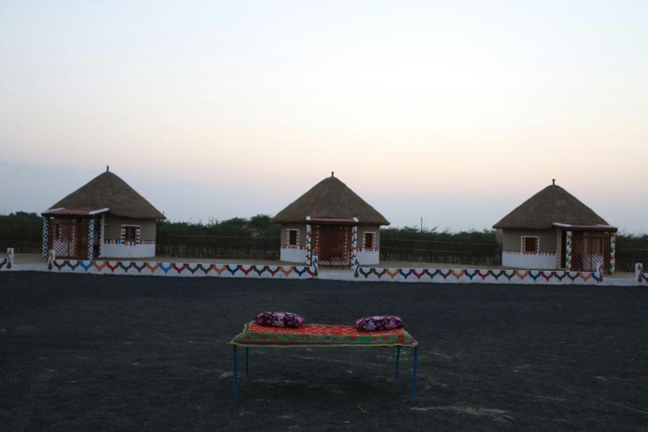Banni Village Resort - Rann Of Kutch Bherandiala Luaran gambar